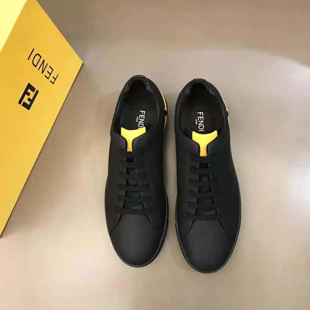 Fendi Sneakers Black Leather Low for Men in Tops Rubber Cupsole