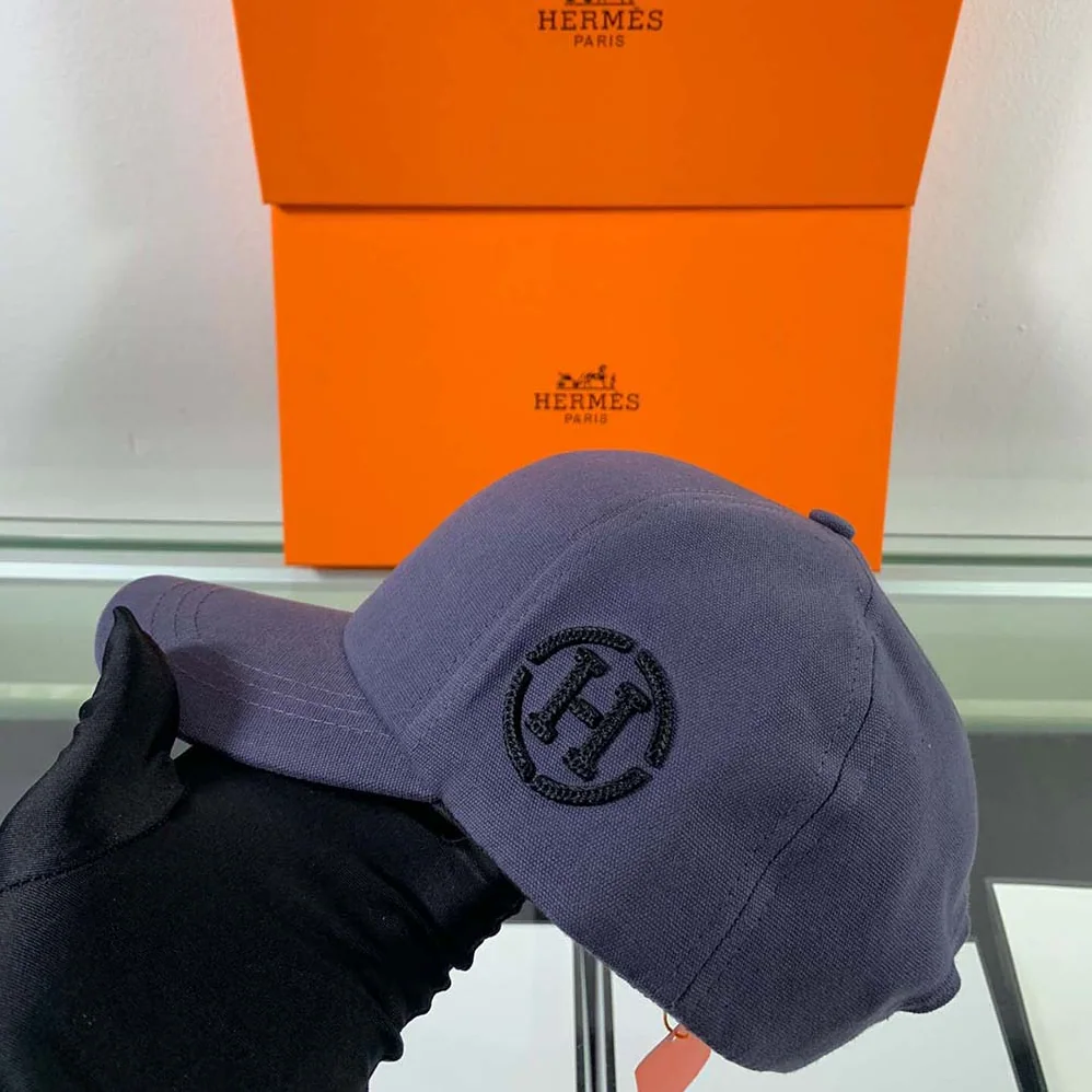 Hermes Miles H Circle Cap in Stretch Cotton for Men in Navy Hermes Miles H Circle Cap in Stretch Cotton for Men in Navy