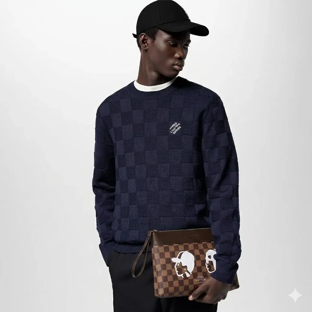 Louis Vuitton Pochette Voyage Souple Pouch / Brown Damier Canvas Gold Hardware Louis Vuitton Pochette Voyage Souple Pouch / Brown Damier Canvas Gold Hardware