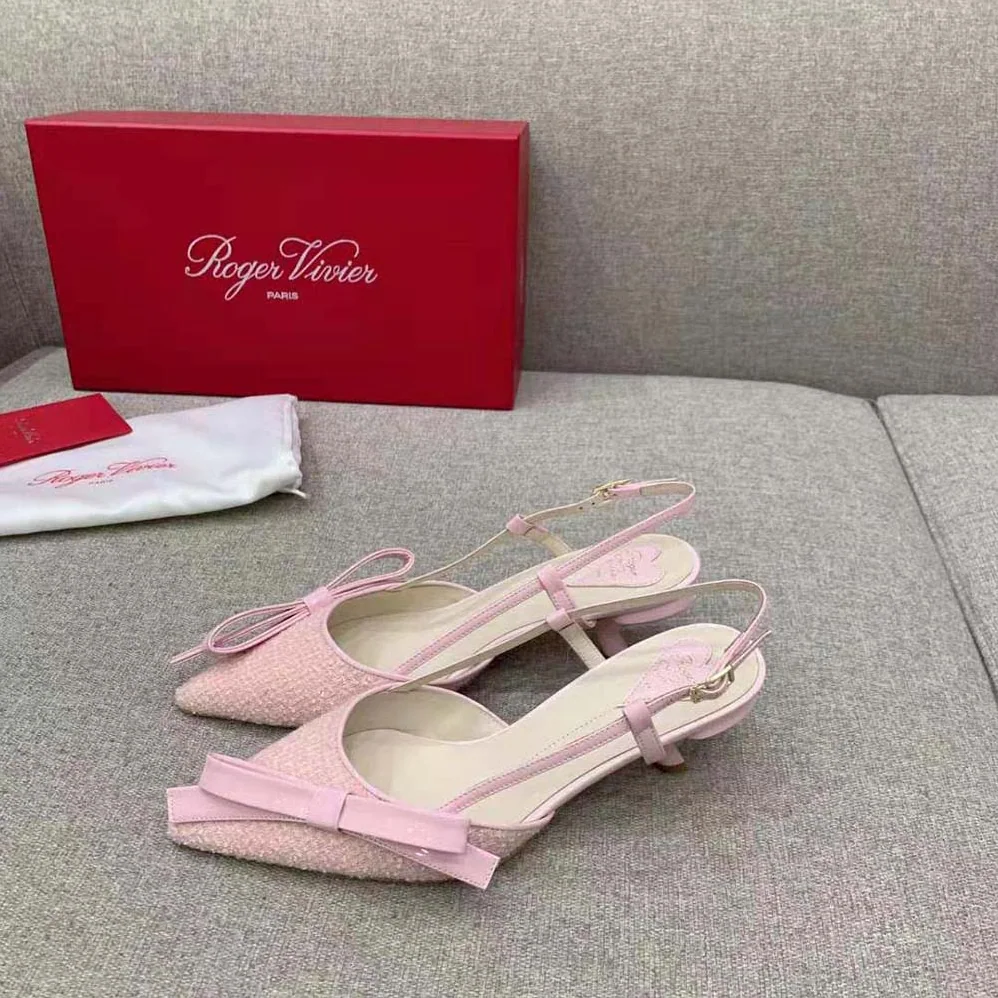 Roger Vivier Virgule Bow Slingback Pumps in Fabric for Women in Pink