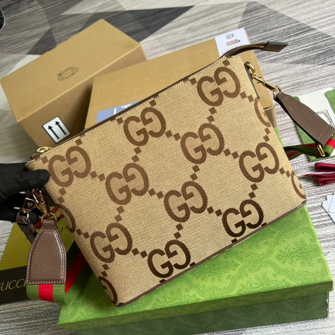 Gucci Jumbo GG Messenger Bag Camel And Ebony Jumbo GG Canvas / Gucci Jumbo GG Messenger Bag Camel And Ebony Jumbo GG Canvas /