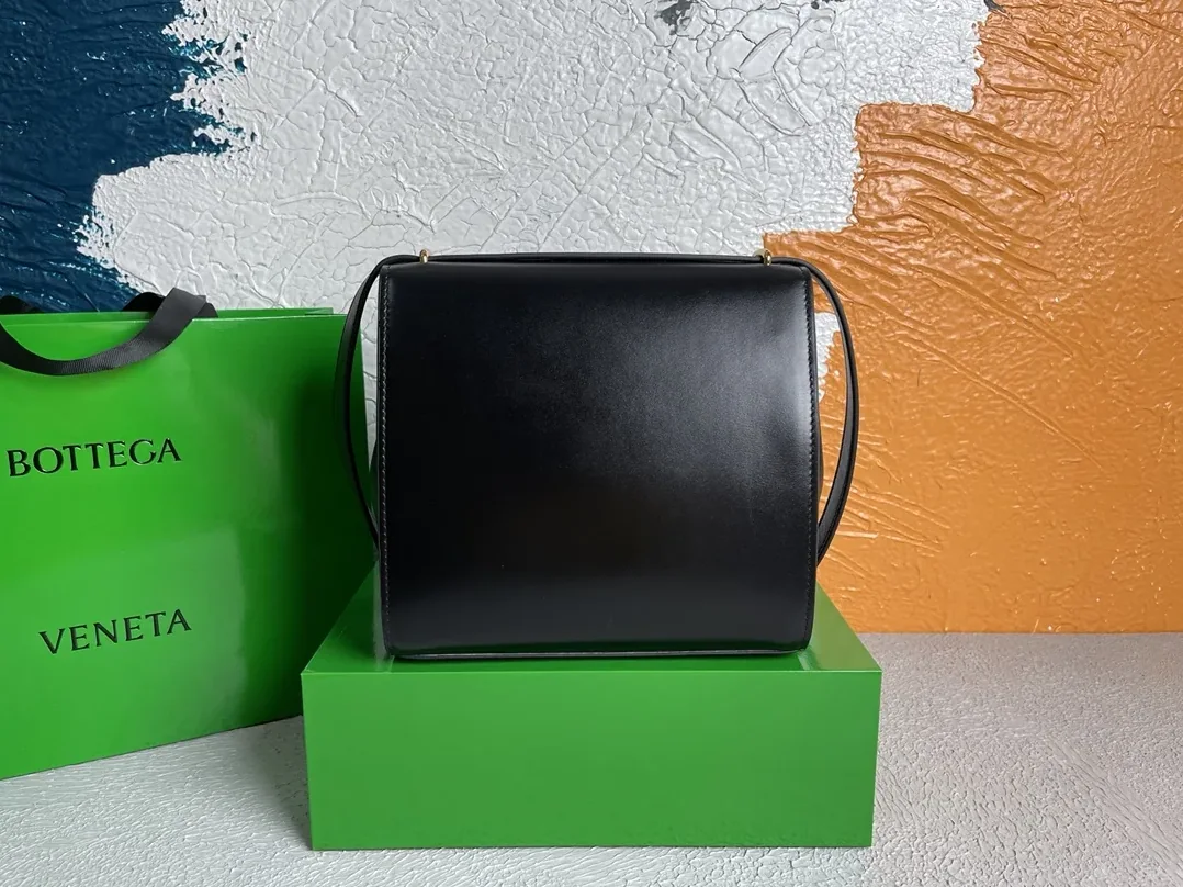 Bottega Veneta Clip Bag Black Bottega Veneta Clip Bag Black