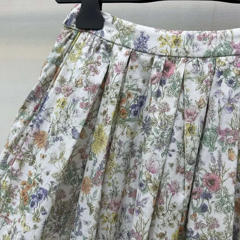 Dior Mid-Length Flared Skirt Cotton Muslin with Multicolor Dior Flowers Calendar Allover Motif for Women Dior Mid-Length Flared Skirt Cotton Muslin with Multicolor Dior Flowers Calendar Allover Motif for Women
