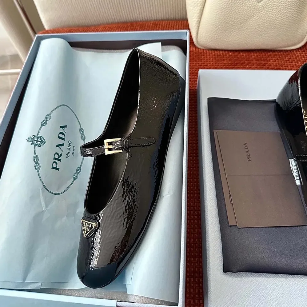 Prada Naplak Patent Leather Ballerinas for Women in Black Prada Naplak Patent Leather Ballerinas for Women in Black