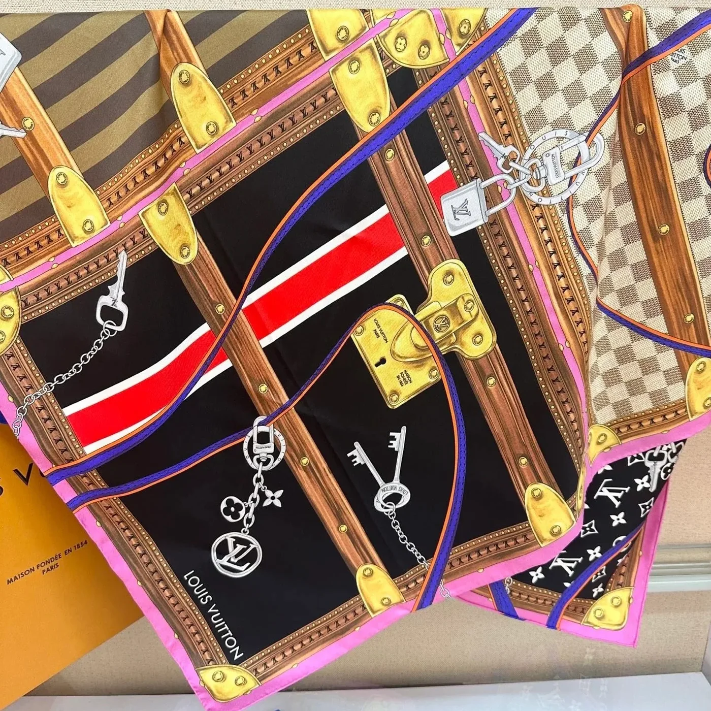 Louis Vuitton Strap And Trunk Square 90 Scarf Black