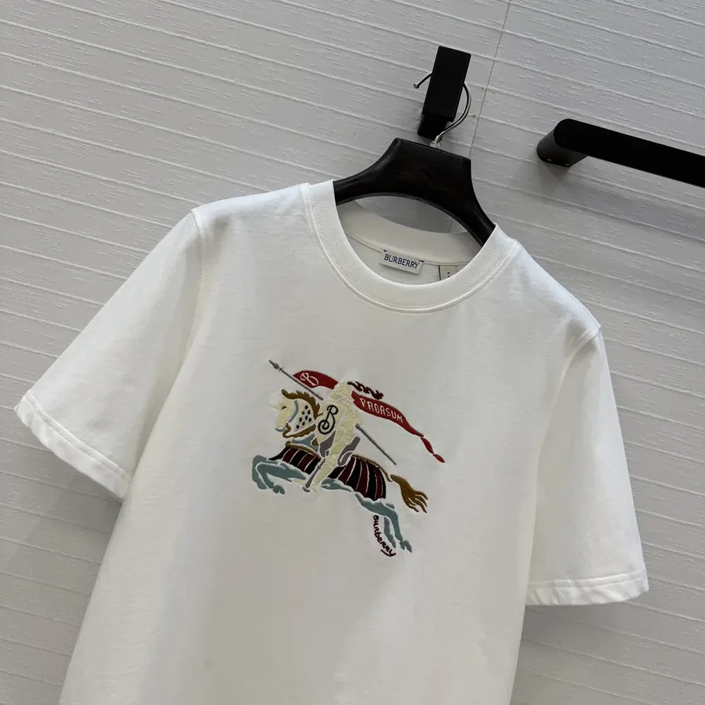 Burberry Crystal EKD Cotton T-shirt for Women in White Burberry Crystal EKD Cotton T-shirt for Women in White
