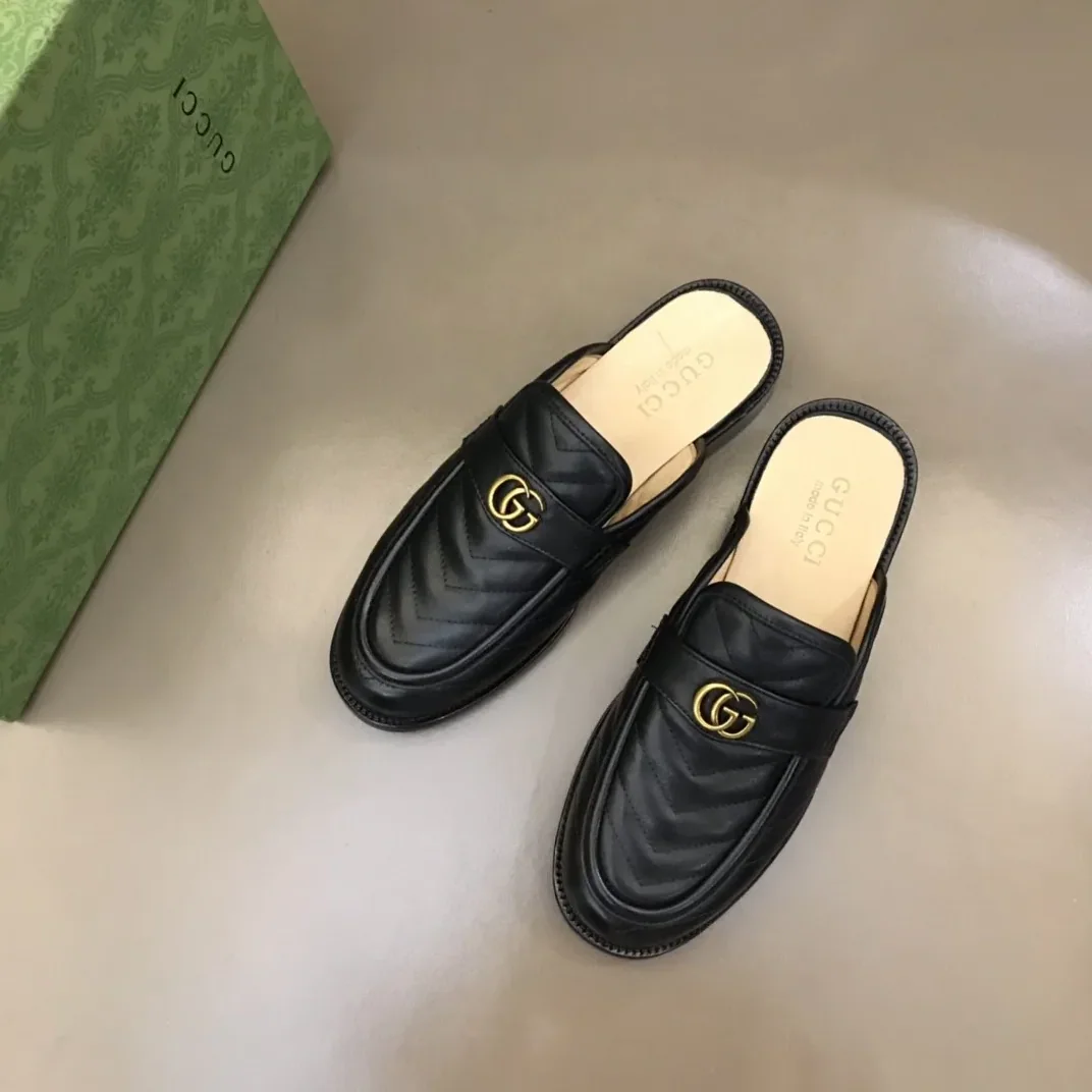 Gucci Slipper With Interlocking G Black Gucci Slipper With Interlocking G Black