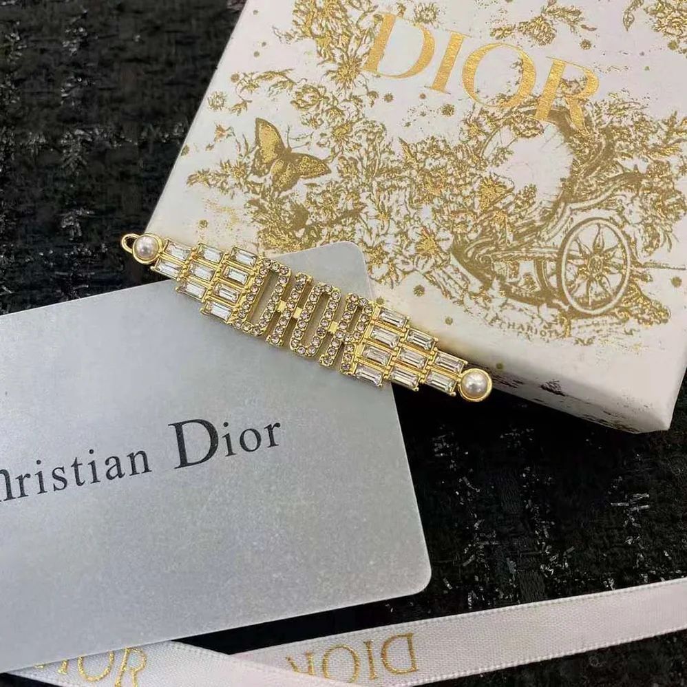 Dior Dio(r)evolution Barrette Gold-Finish Metal with White Crystals and White Resin Pearls for Women Dior Dio(r)evolution Barrette Gold-Finish Metal with White Crystals and White Resin Pearls for Women