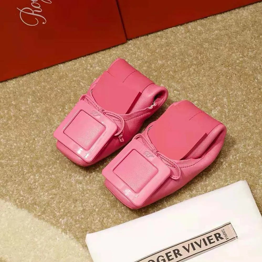 Roger Vivier Viv' Pockette Lacquered Buckle Ballerinas in Nappa for Women in Pink Roger Vivier Viv' Pockette Lacquered Buckle Ballerinas in Nappa for Women in Pink