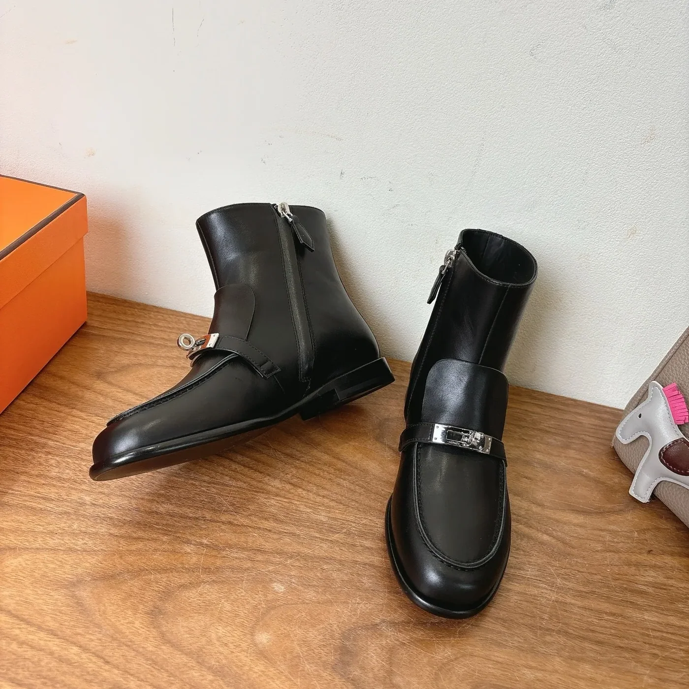 Hermes Kelsy Ankle Boots Noir