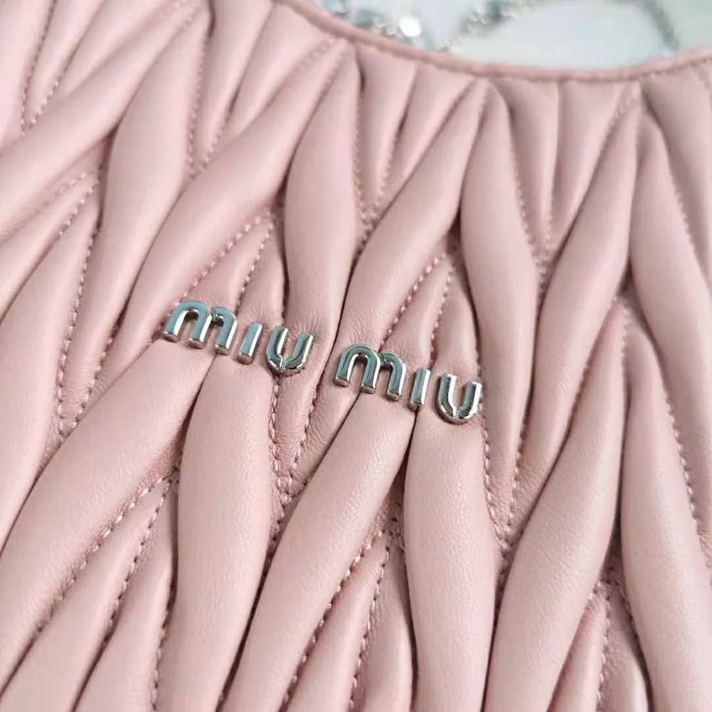 Miu Miu Small Matelasse Nappa Leather Shoulder Bag for Women in Pink Miu Miu Small Matelasse Nappa Leather Shoulder Bag for Women in Pink