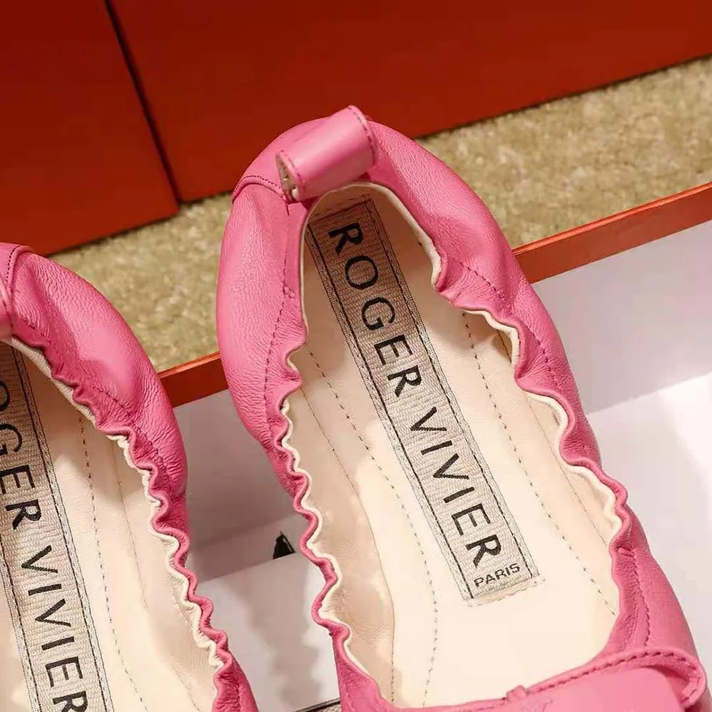 Roger Vivier Viv' Pockette Lacquered Buckle Ballerinas in Nappa for Women in Pink Roger Vivier Viv' Pockette Lacquered Buckle Ballerinas in Nappa for Women in Pink