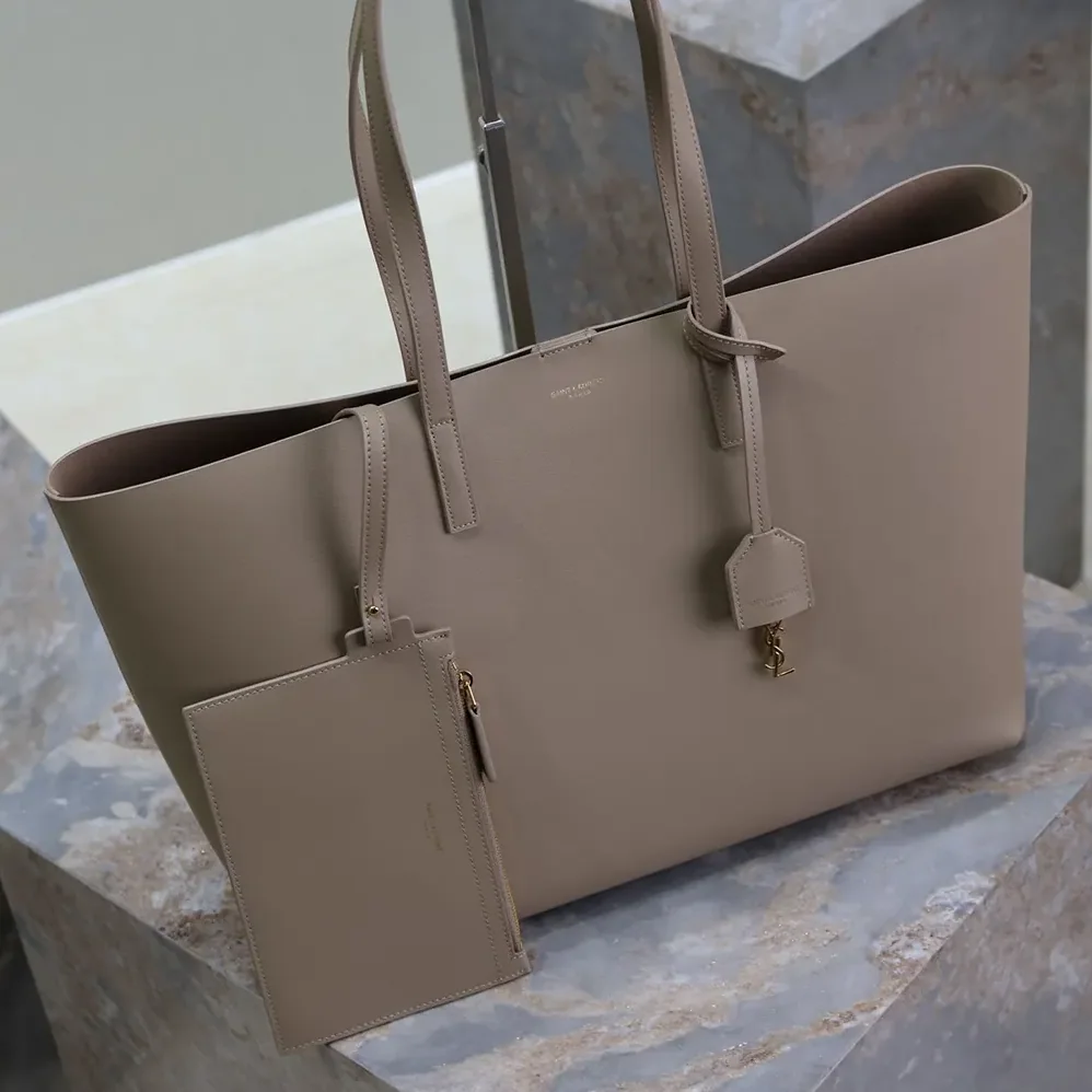 Saint Laurent YSL Shopping Saint Laurent in Leather for Women in Sandy