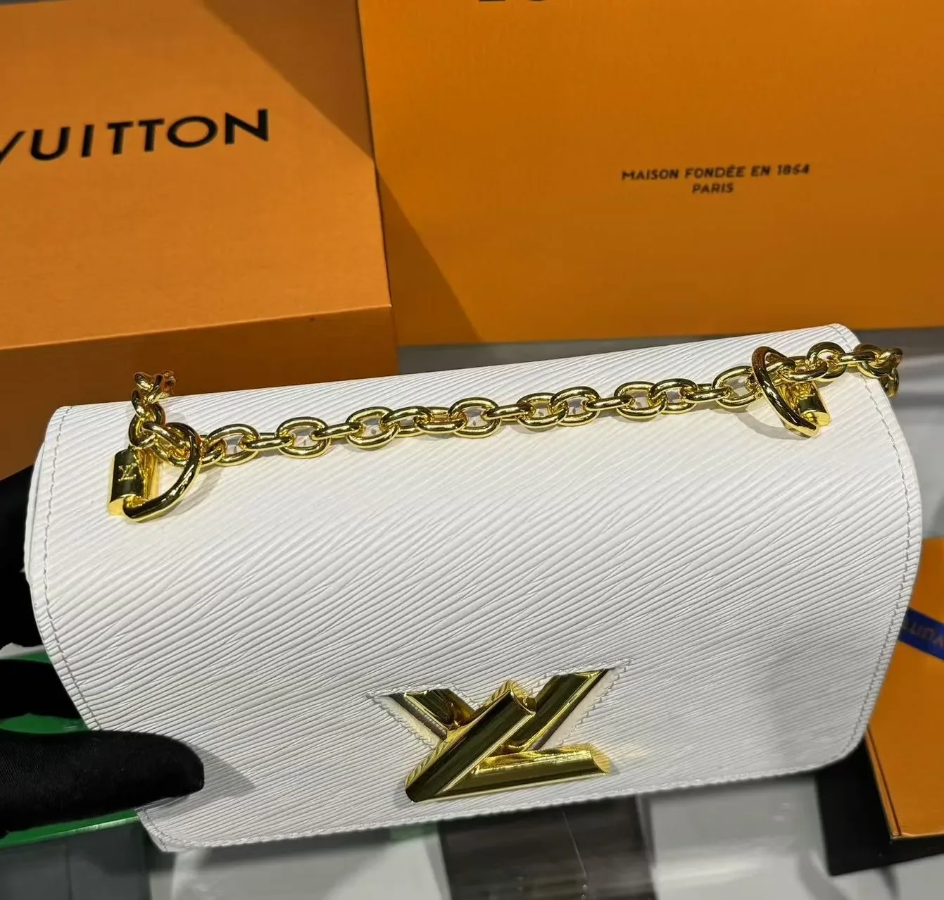 Louis Vuitton Twist Epi White Louis Vuitton Twist Epi White