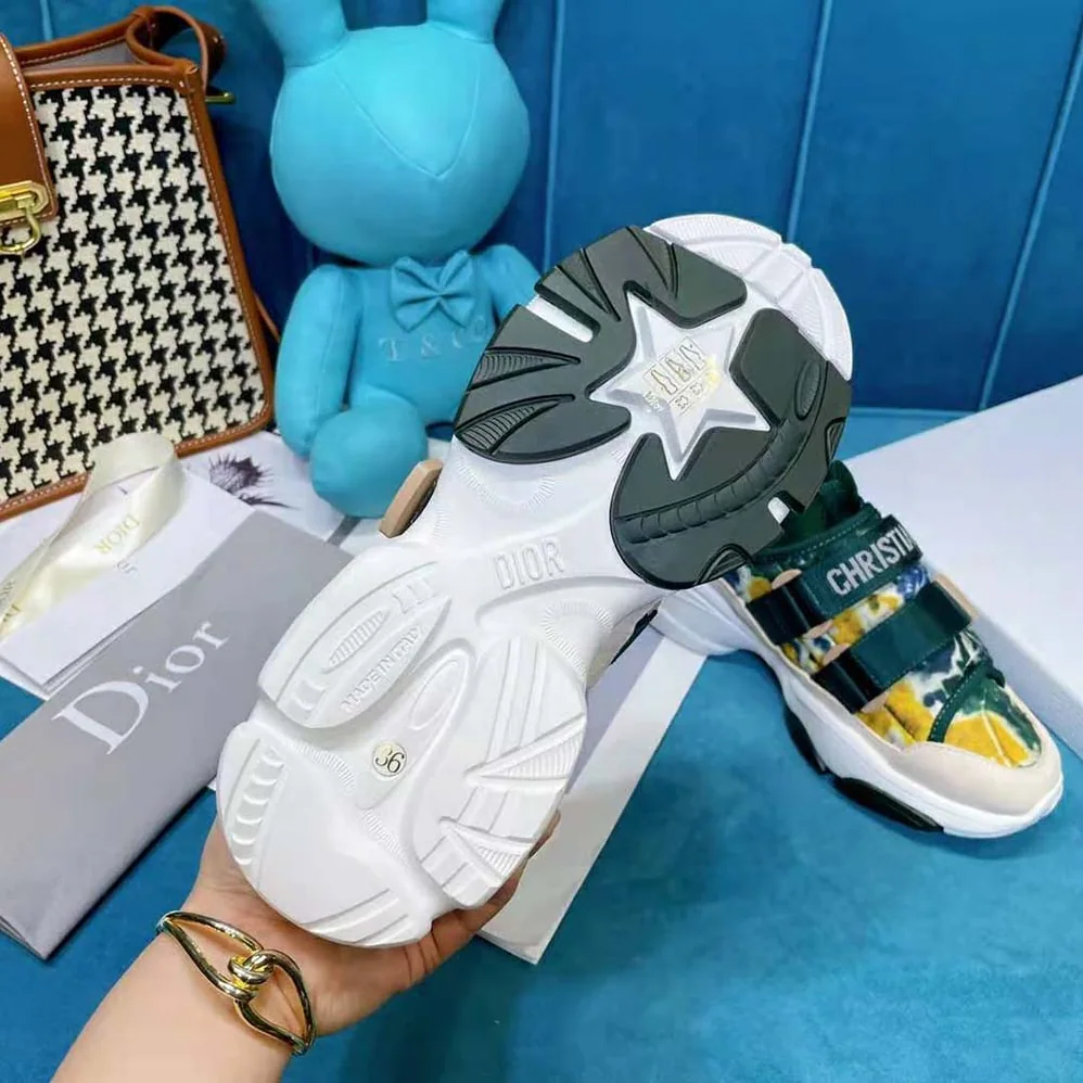 Dior D-Wander Sneaker Cypress Green Camouflage Tie & Dior Technical Fabric for Women Dior D-Wander Sneaker Cypress Green Camouflage Tie & Dior Technical Fabric for Women