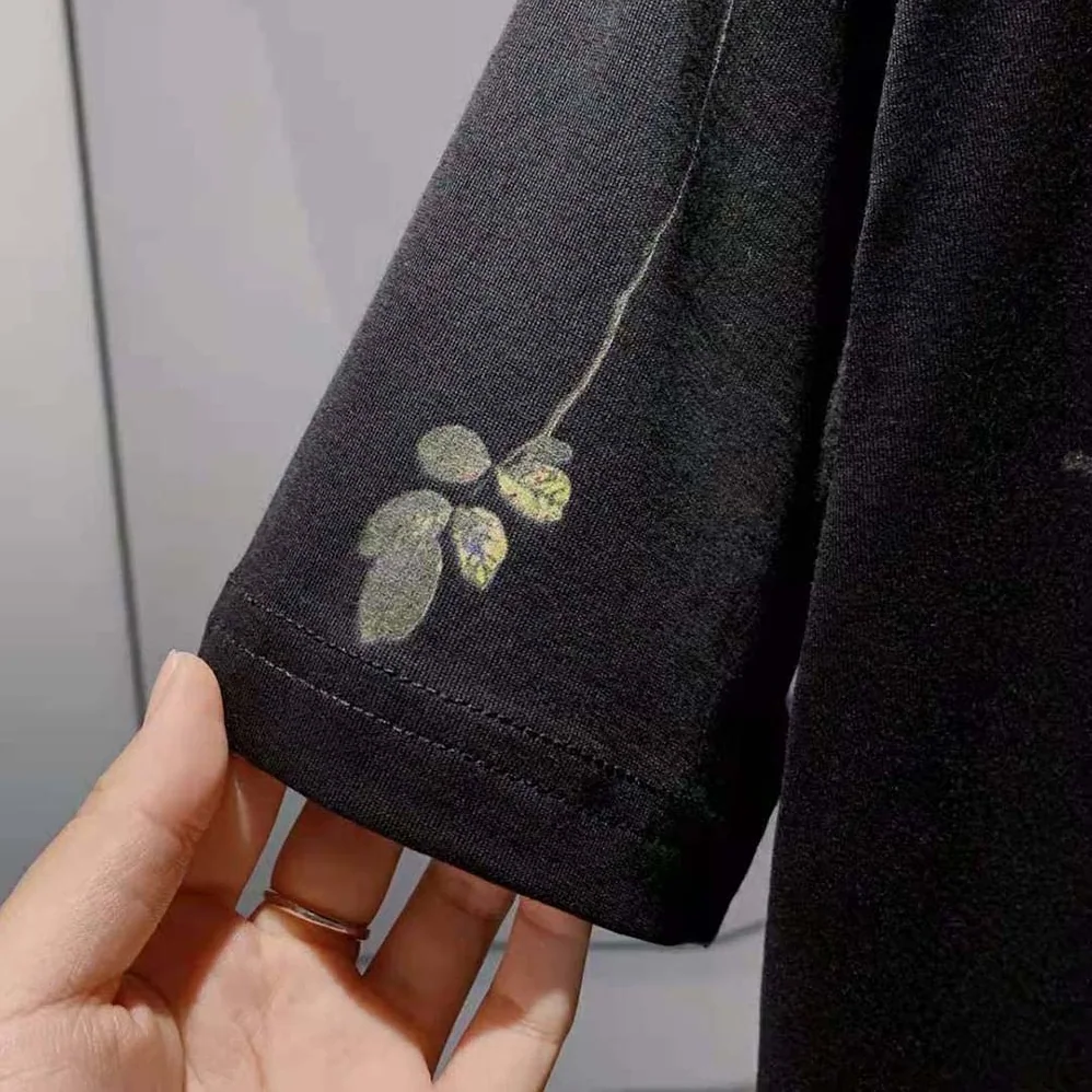 Burberry Rose Print Cotton Oversized T for Men in shirt Burberry Rose Print Cotton Oversized T for Men in shirt