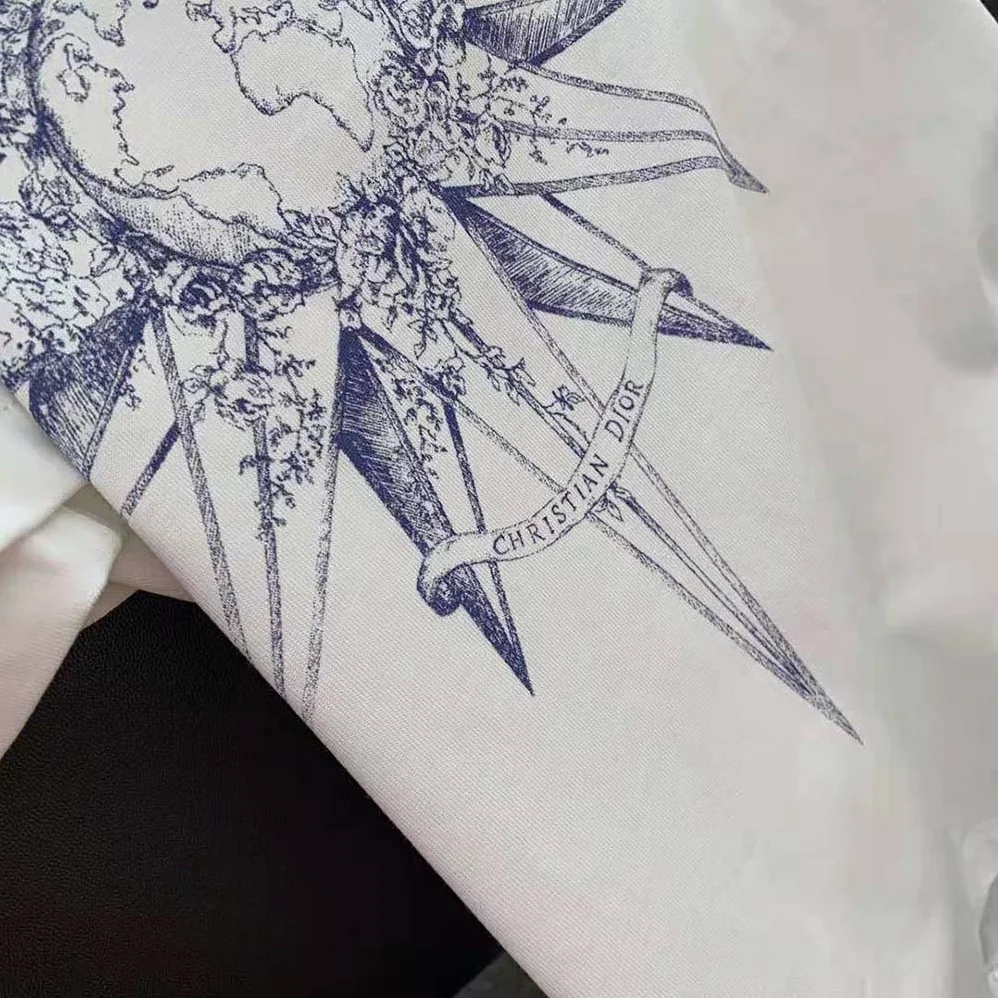 Dior T-shirt Ecru Cotton Jersey and Linen with Blue Rêve D'Infini Motif for Women Dior T-shirt Ecru Cotton Jersey and Linen with Blue Rêve D'Infini Motif for Women