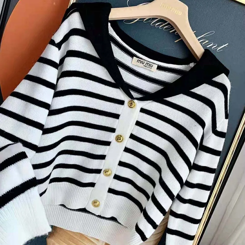 Miu Miu Cashmere Cardigan with Intarsia Logo for Women in White Miu Miu Cashmere Cardigan with Intarsia Logo for Women in White