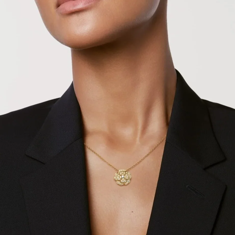 Chanel Bouton De Camélia Necklace Yellow Gold