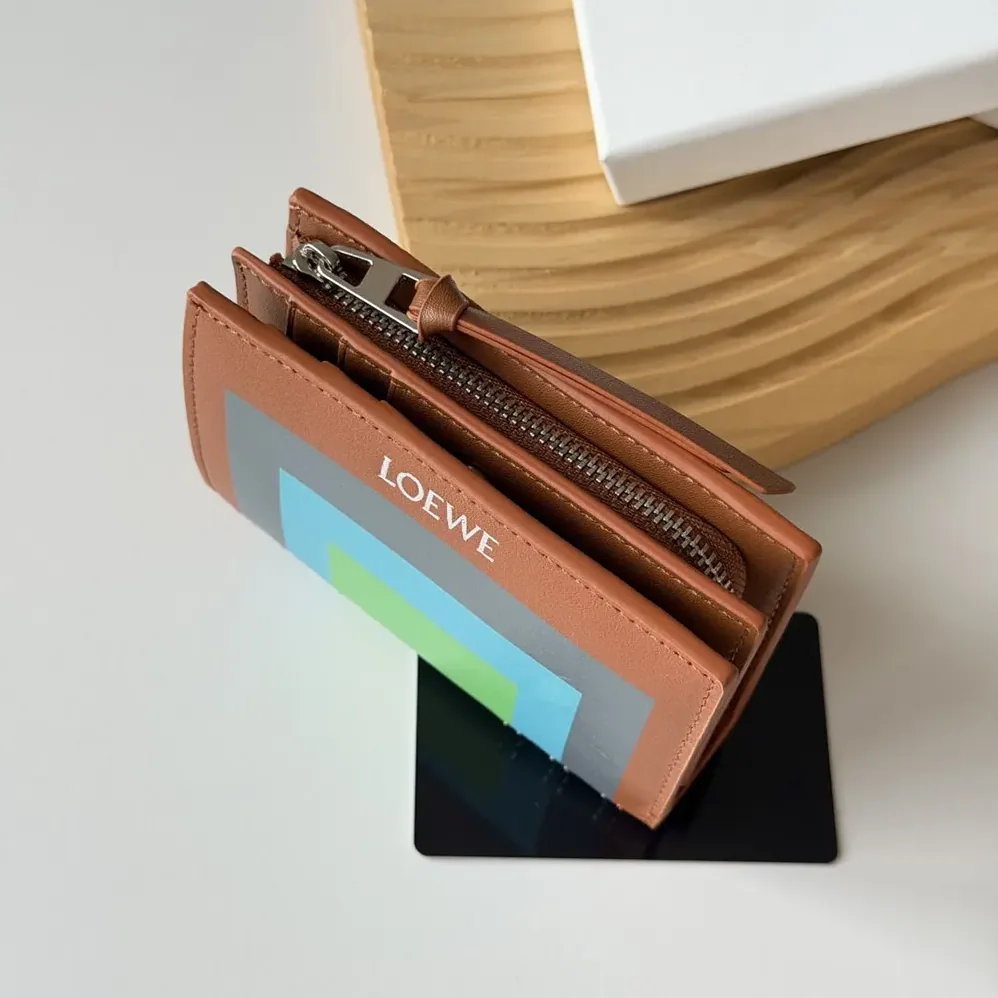Loewe Compact Wallet in Nappa Calfskin for Unisex in Brown Loewe Compact Wallet in Nappa Calfskin for Unisex in Brown