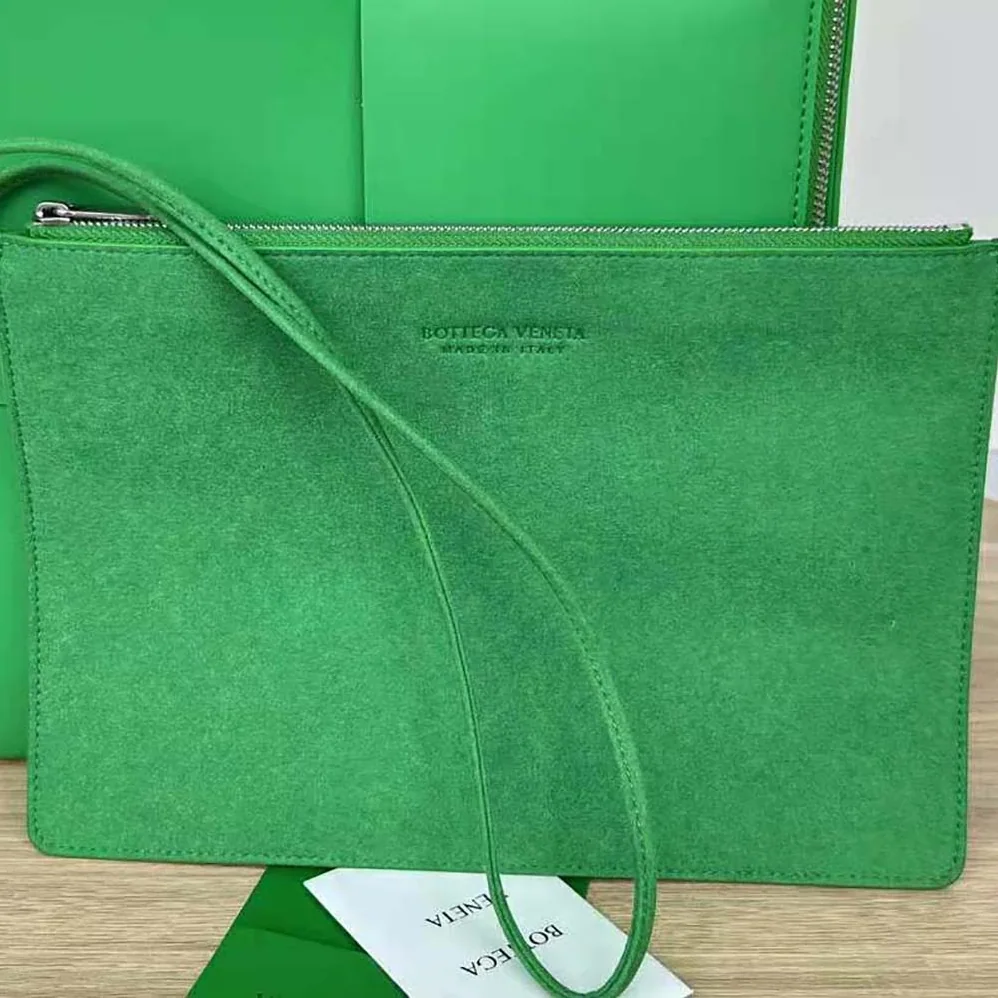 Bottega Veneta Arco Backpack in Calfskin Leather for Men in Green Bottega Veneta Arco Backpack in Calfskin Leather for Men in Green