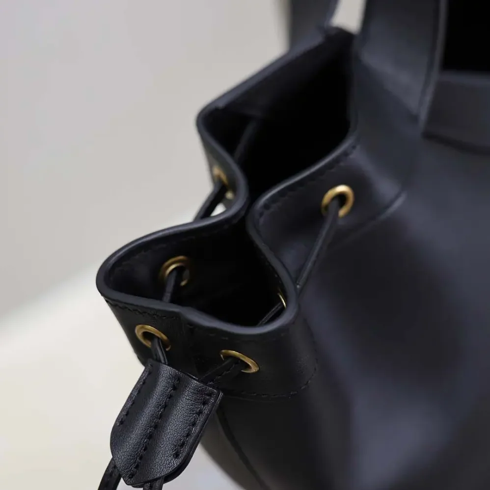 Saint Laurent YSL Y Large Hobo in Leather for Women in Black