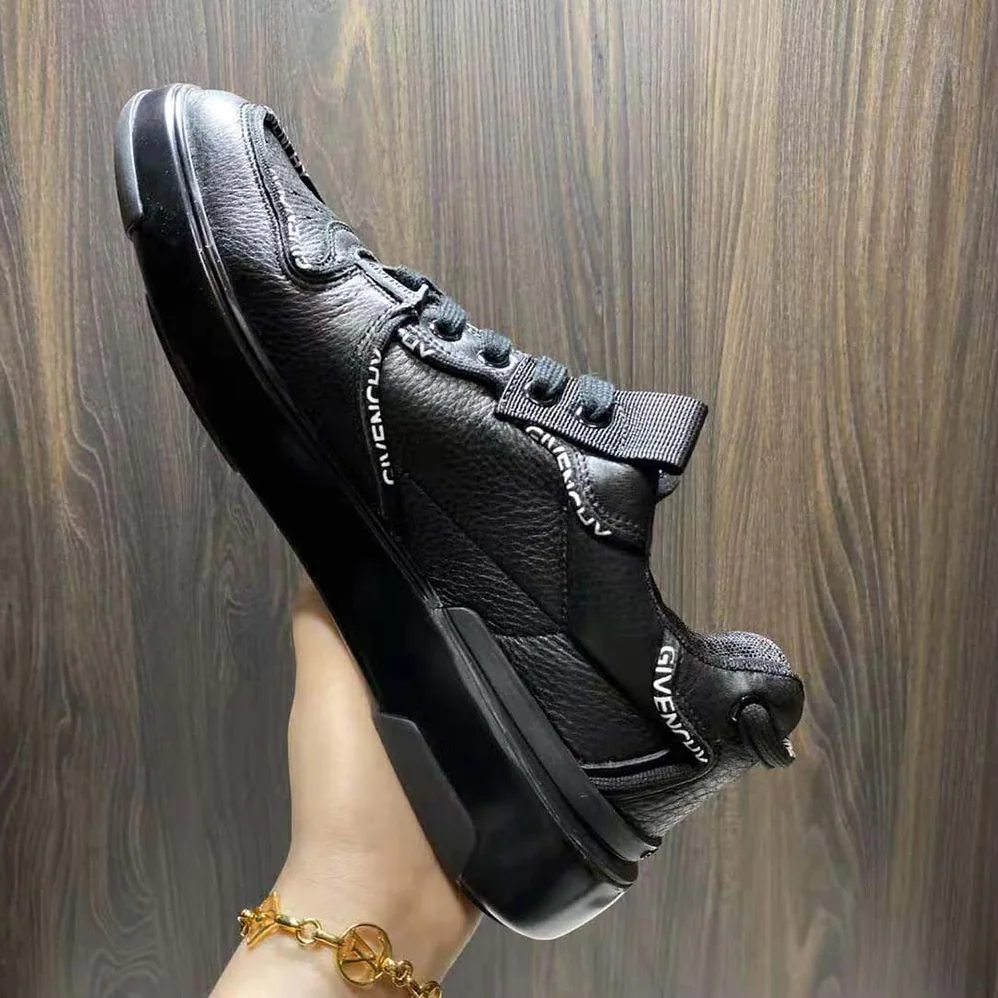 Givenchy Wing Low Sneakers in Leather with Pipping for Men in Black Givenchy Wing Low Sneakers in Leather with Pipping for Men in Black