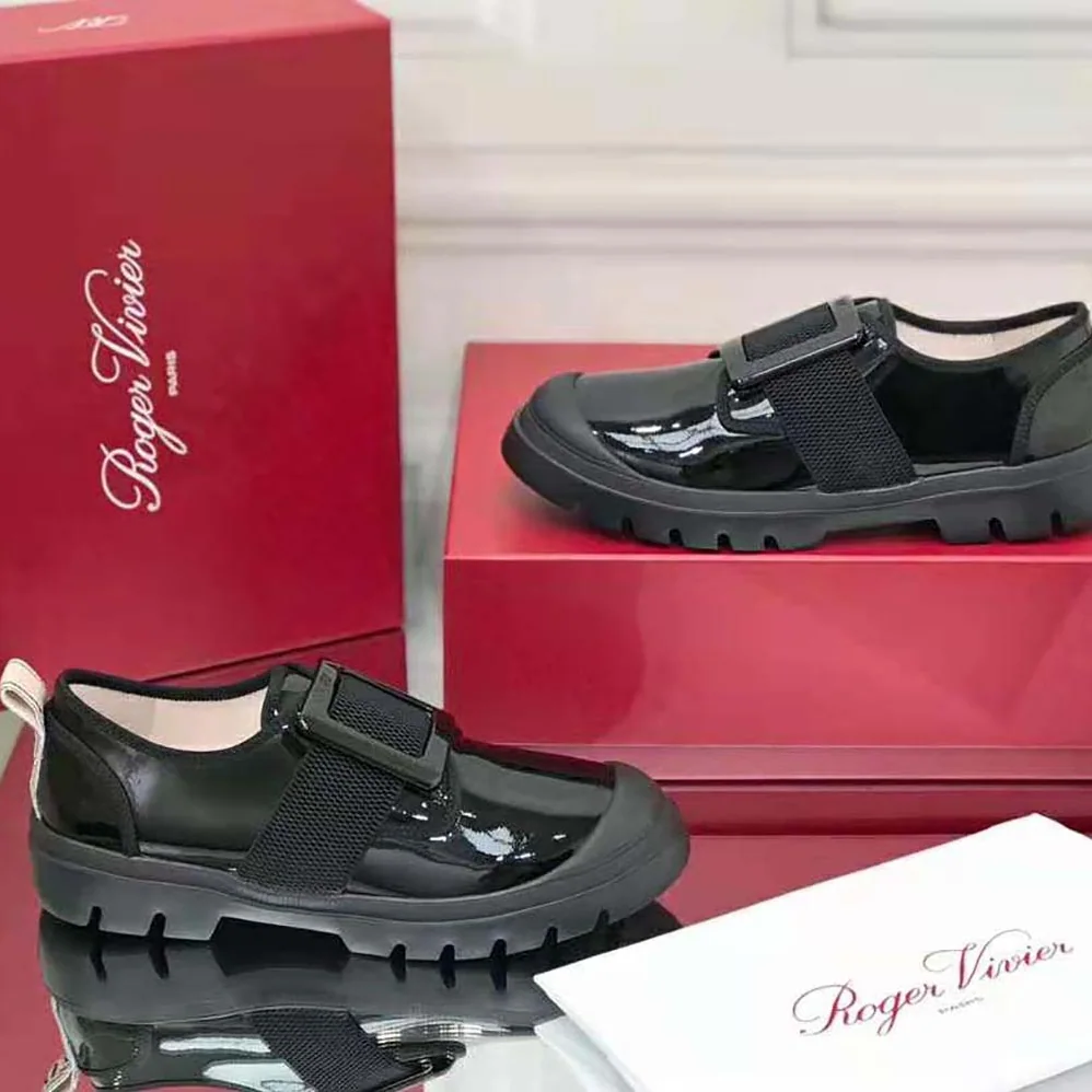 Roger Vivier Walky Viv Lacquered Buckle Sneakers in Leather for Women in Black