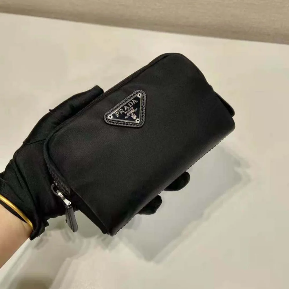 Prada Small Re-Nylon Wallet for Women in Black Prada Small Re-Nylon Wallet for Women in Black
