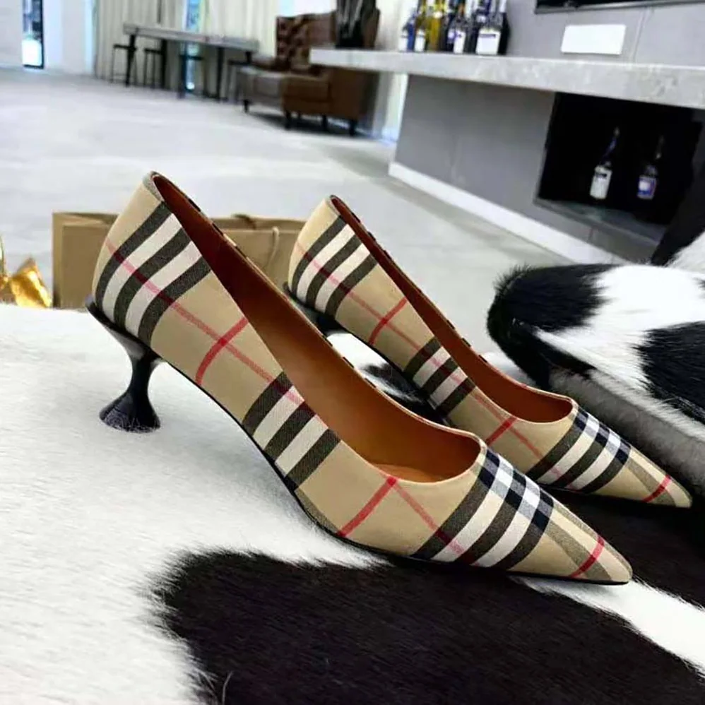 Burberry Vintage Check Cotton Pumps for Women in Brown Burberry Vintage Check Cotton Pumps for Women in Brown