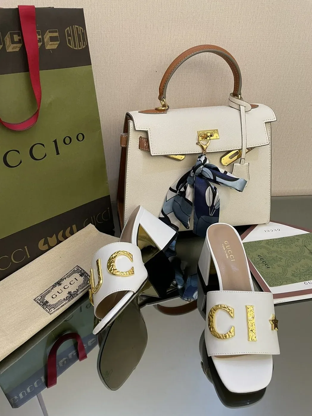 Gucci ‘Gucci' Slide Sandal White for Women Gucci ‘Gucci' Slide Sandal White for Women