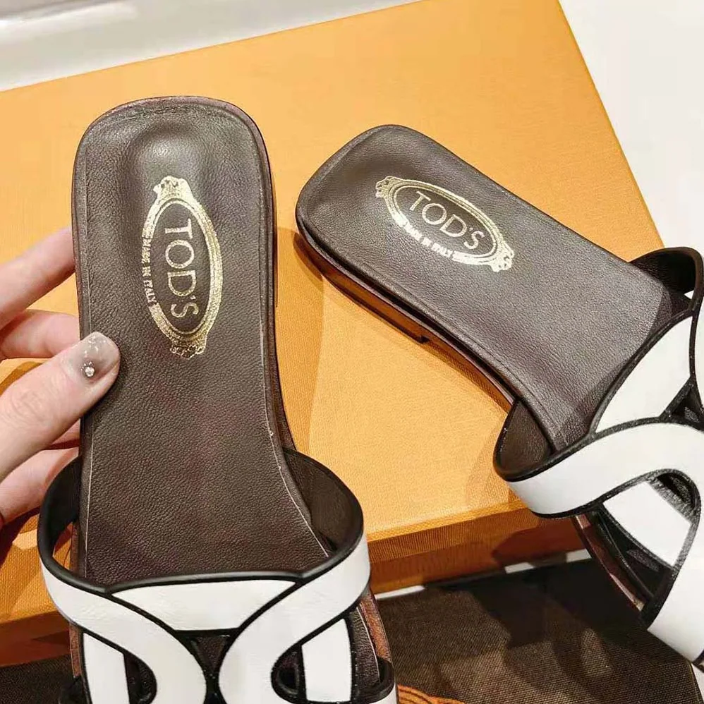 TODS Sandals in Leather for Women in White TODS Sandals in Leather for Women in White