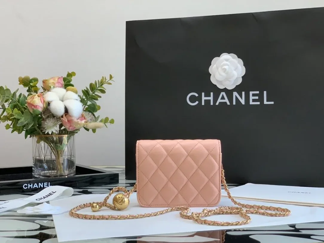 Chanel CO-CO Wallet On Chain in Gold Hardware Pink Chanel CO-CO Wallet On Chain in Gold Hardware Pink