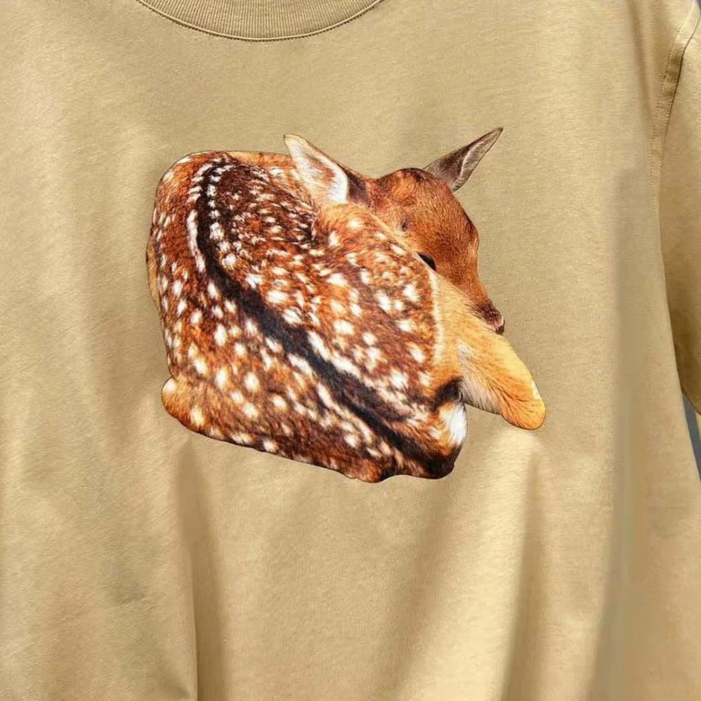 Burberry Deer Print Cotton Oversized T-shirt for Women in Brown Burberry Deer Print Cotton Oversized T-shirt for Women in Brown