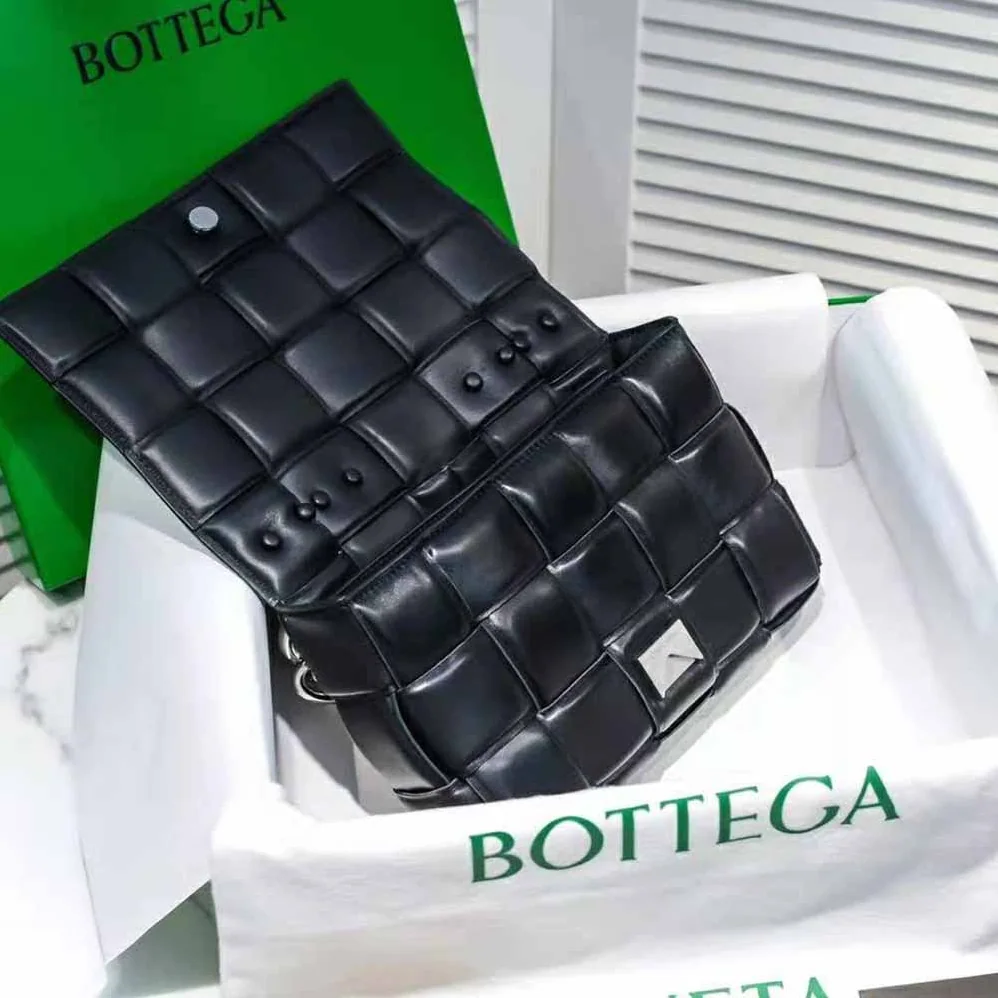 Bottega Veneta Chain Cassette Padded Intrecciato Leather Crossbody Bag for Women in Black Bottega Veneta Chain Cassette Padded Intrecciato Leather Crossbody Bag for Women in Black
