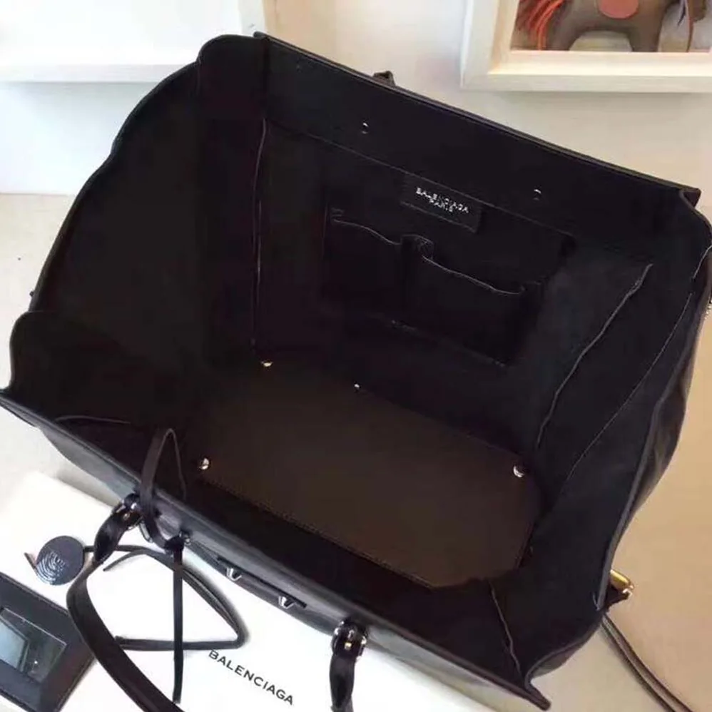 Balenciaga Papier A6 Zip Around Cross Body Baltimore Calfskin for Women Balenciaga Papier A6 Zip Around Cross Body Baltimore Calfskin for Women