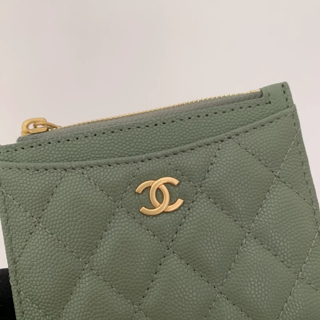 Chanel Flat Card Holder Olive Bag / Chanel Flat Card Holder Olive Bag /