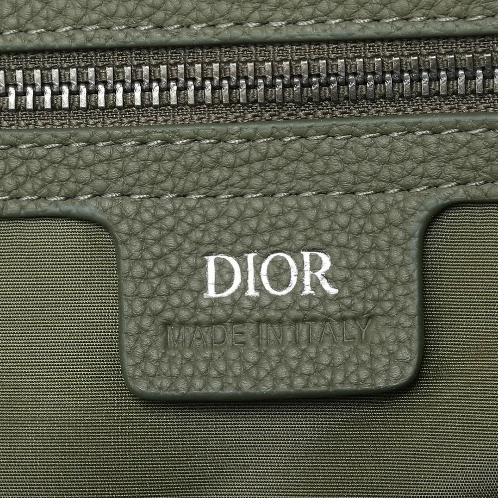 Dior Weekender 40 Khaki Dior Gravity Leather and Khaki Grained Calfskin for Men Dior Weekender 40 Khaki Dior Gravity Leather and Khaki Grained Calfskin for Men