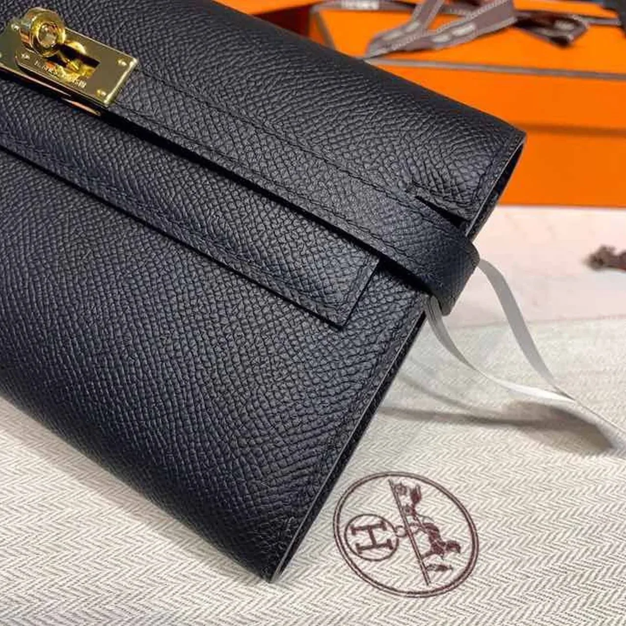 Hermes Kelly Wallet To Go Woc Black With Gold Toned Hardware Bag /