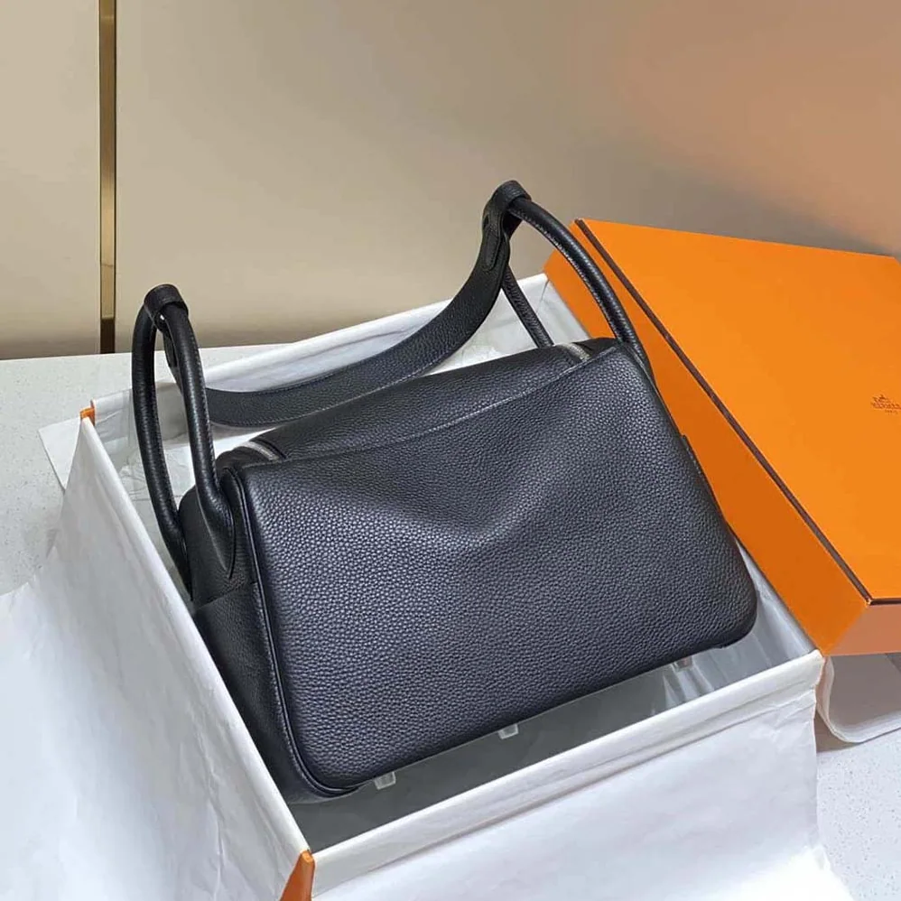 Hermes Lindy 26 in Clemence Leather for Women in Black