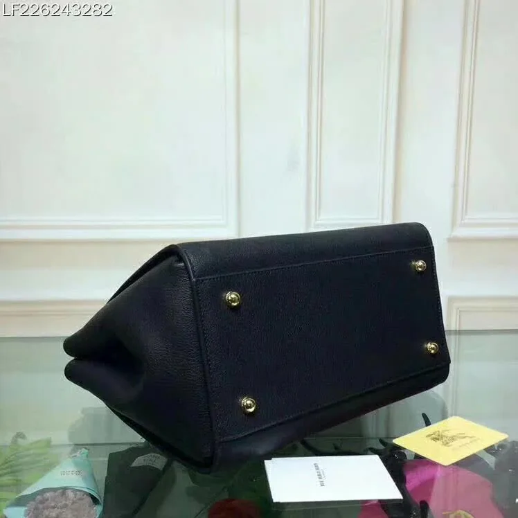 Burberry Medium Buckle Tote in Grainy Leather in Black