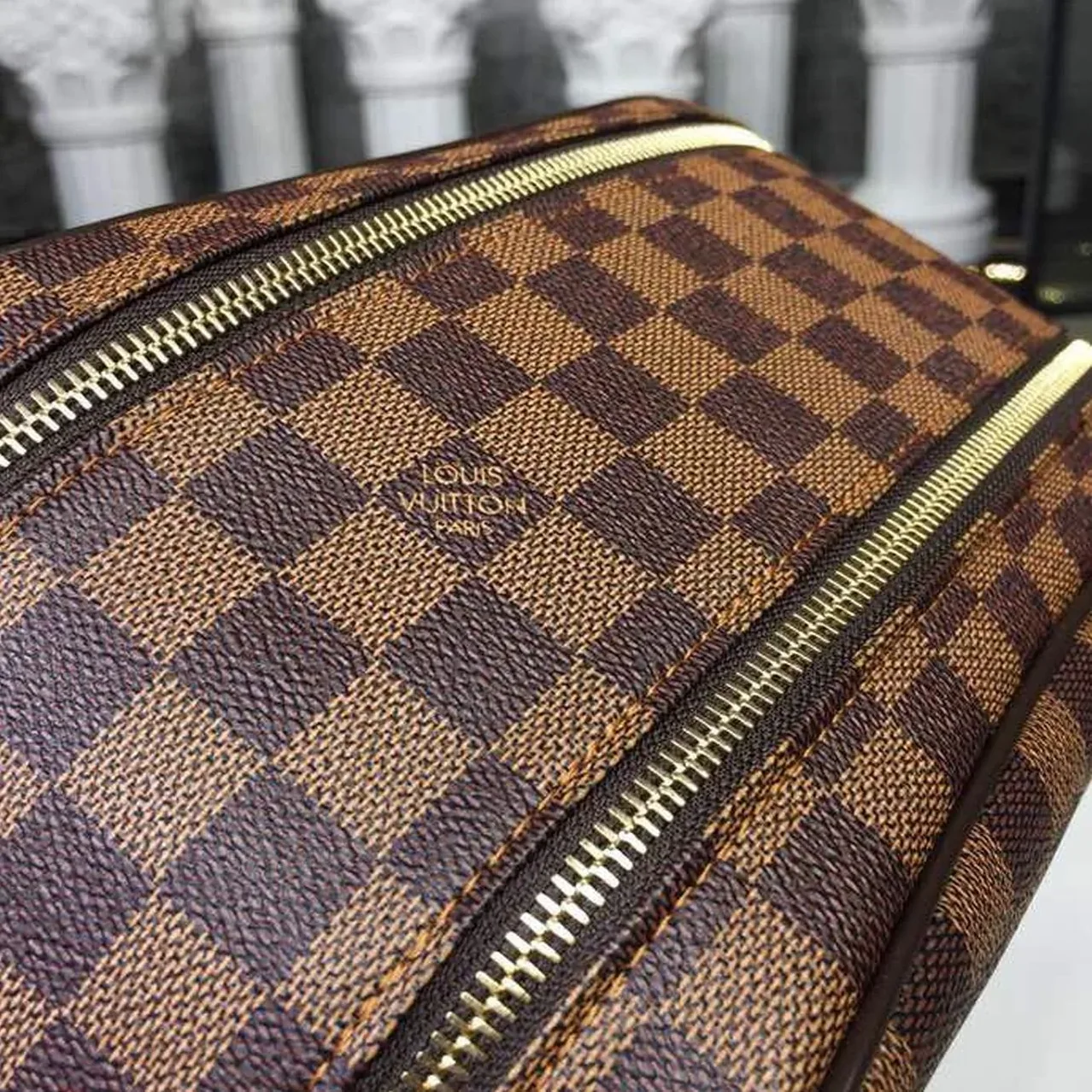 Louis Vuitton King Size Toiletry Damier Ebene Canvas, Travel Bags / LV Louis Vuitton King Size Toiletry Damier Ebene Canvas, Travel Bags / LV