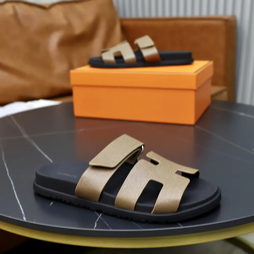 Hermes Chypre Sandal for Unisex in Dark Brown