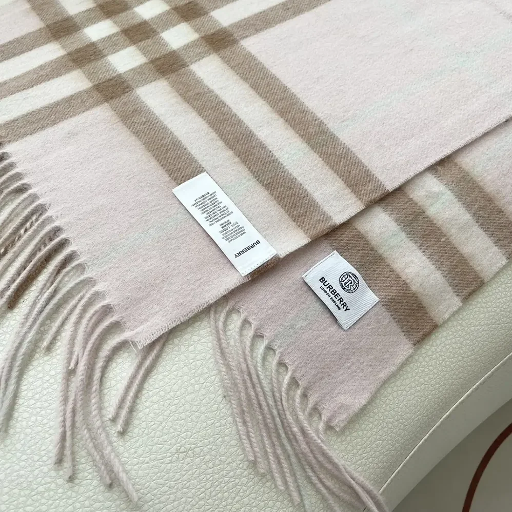 Burberry Check Cashmere Scarf for Unisex in Pink Burberry Check Cashmere Scarf for Unisex in Pink