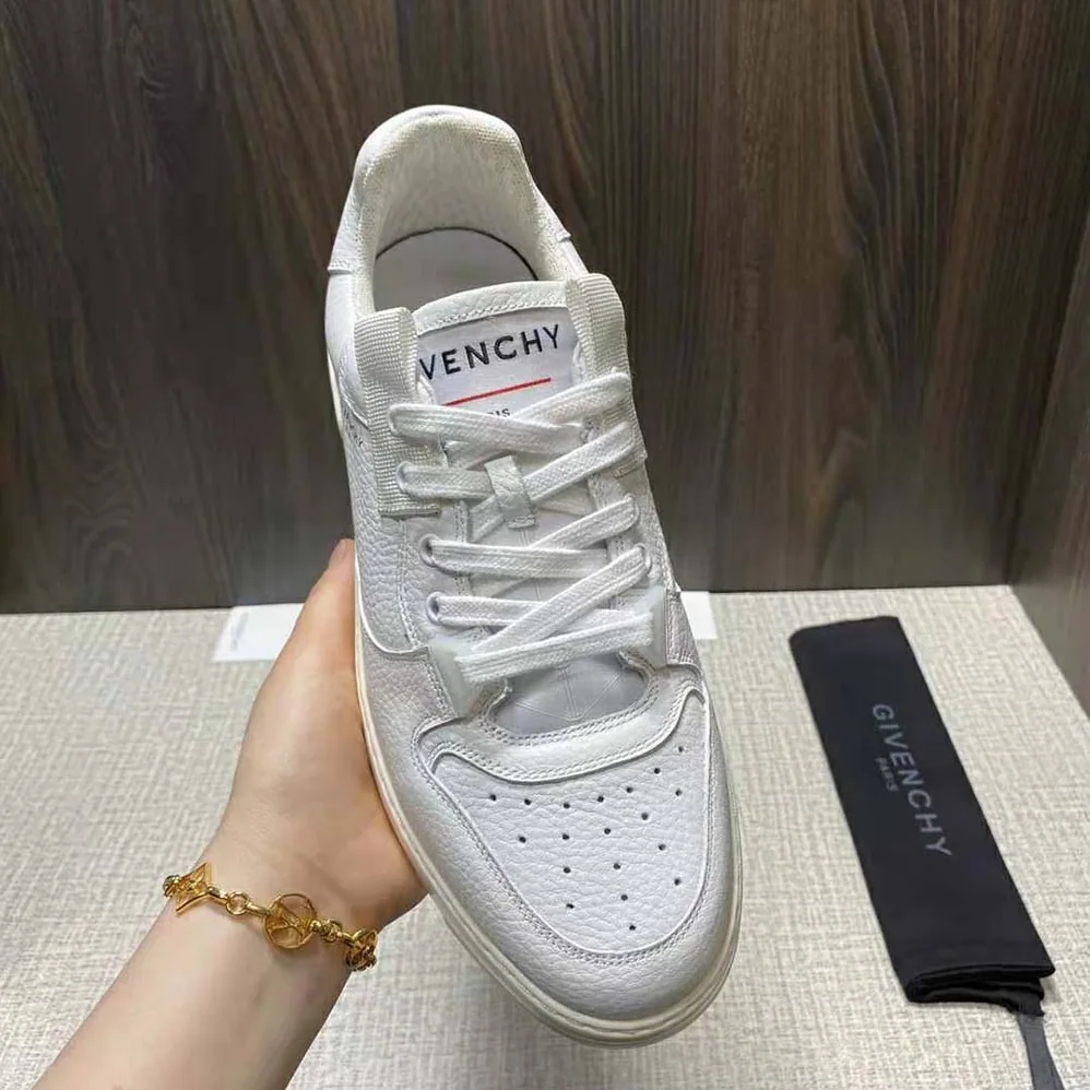 Givenchy Wing Low Sneakers in Leather for Men in White Givenchy Wing Low Sneakers in Leather for Men in White