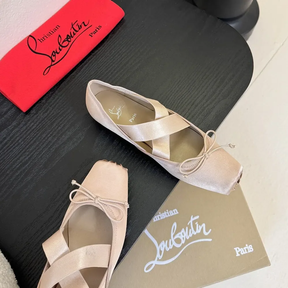 Christian Louboutin Cassiasticina Ballerinas Crepe Satin for Women in Pink Christian Louboutin Cassiasticina Ballerinas Crepe Satin for Women in Pink