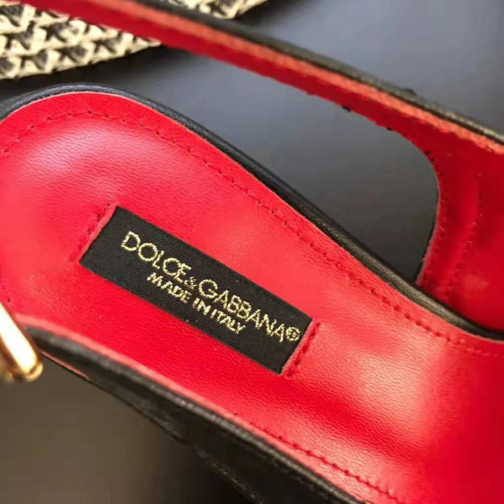 Dolce Gabbana D&G DG AMORE Slingbacks in Calfskin for Women in Black Dolce Gabbana D&G DG AMORE Slingbacks in Calfskin for Women in Black