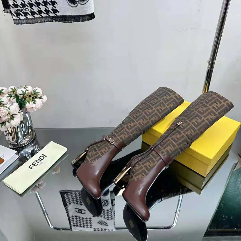 Fendi Delfina Brown Leather High for Women in heeled Boots