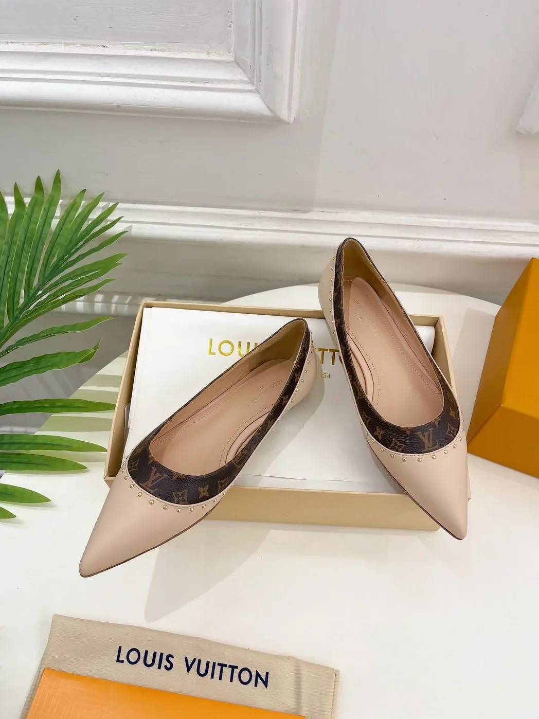 Louis Vuitton Flat Ballerina Beige Louis Vuitton Flat Ballerina Beige