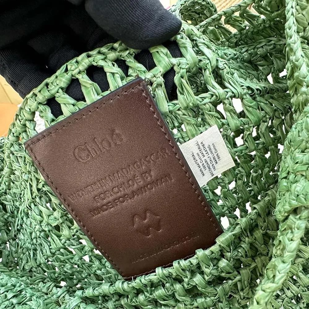 Chloe Summer Banana Tote Bag In Raffia for Women in Green Chloe Summer Banana Tote Bag In Raffia for Women in Green